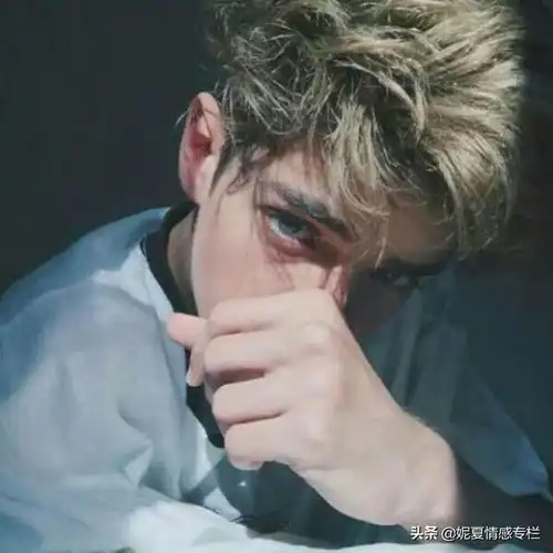 人到中年,最可怕的不是物质穷而是心穷