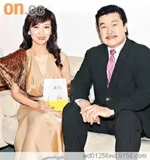 嫁给了丑男的美女明星