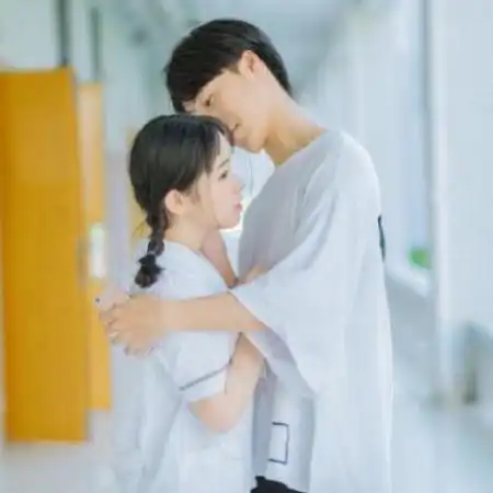 好看的情侣yy头像图片我想做回我自己