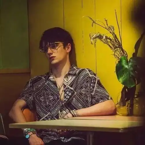 谁不是独自一人来这人世间走一遭