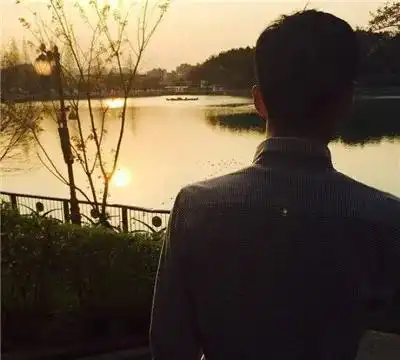 我在你离开后的夜晚,开始重新定义自己的人生