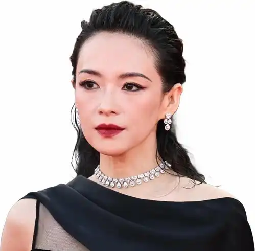 章子怡威尼斯电影节闭幕式红毯生图长腿美背及湿发造型气场全开1章子怡png透明背景图片各种章子怡免抠图矢量图片素材分享