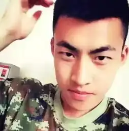 六块腹肌消防员火了,果然帅哥都上交给了国家