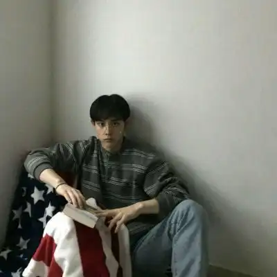 成熟小清新帅气男生头像