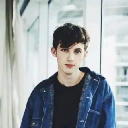 很时尚又比较个性独特的欧美的男生头像大全