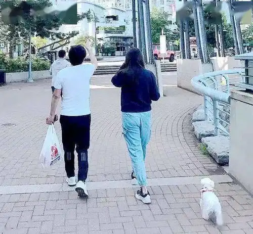 53岁的王祖贤,长这样