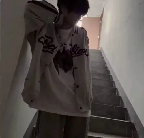 不露脸的男生头像