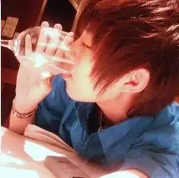 楼下的敢说出你的学号么
