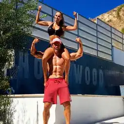 土豪夫妇邀请数十美女共同居住8167696旅游图片库大视野