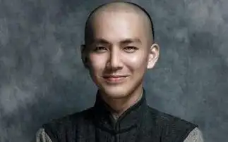 张一山分享光头照引人瞩目盘点光头造型最帅的男星