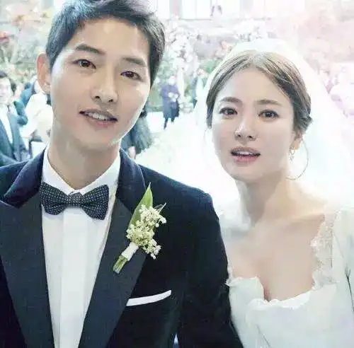 37岁中年少女喜提小12岁男朋友幸福感爆棚羡煞单身汪