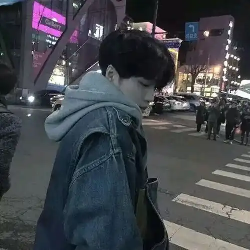 男生头像你为什么不恋爱了因为没有一见钟情的皮囊,也没有日渐生情的耐心