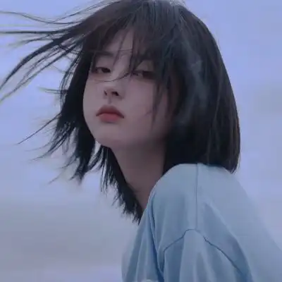 短发女生头像