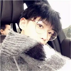 戴上眼镜是不是文质彬彬的戴眼镜小男生头像