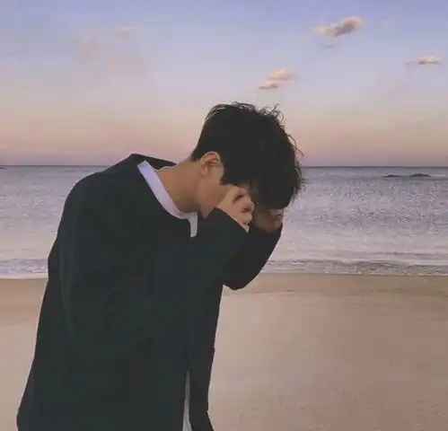 男生头像夏日是远道而来的浪漫与热情.