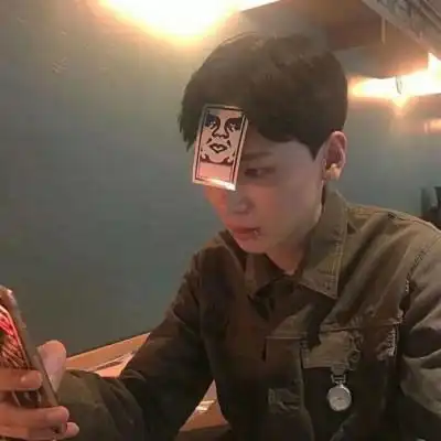 不明显情侣头像一男一女还没长大就老了