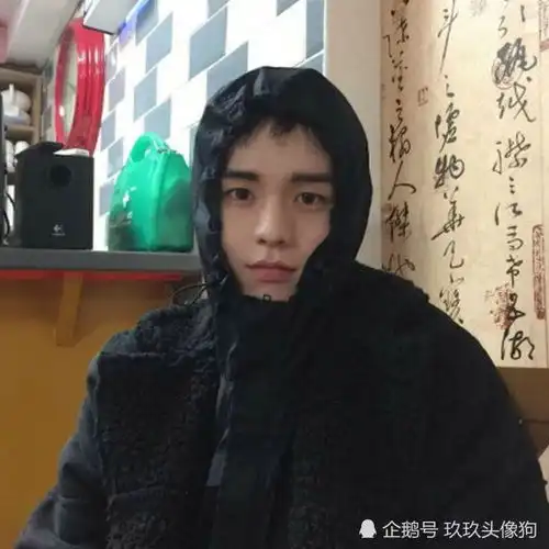 性格腼腆的男生,动了心会有这3种表现,丫头偷着笑吧