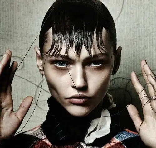 明星们都在抢着秀的湿发造型,可不是喷喷发胶那么简单