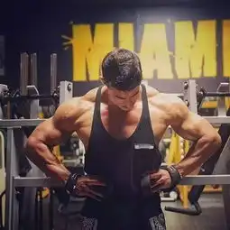 世界上最般配的就是你的腹肌和我的马甲线