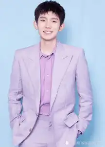 王源拍青年写真,一双鞋子太抢镜,网友敢买但不好意思穿