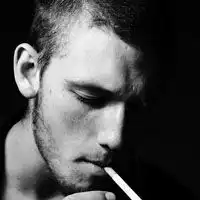 很拽的黑白男生头像很拽的欧美男生