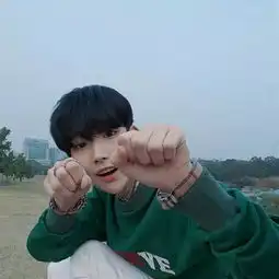 四款提升颜值的男生发型