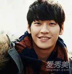 2015最潮男生发型韩式刘海修饰帅气脸庞