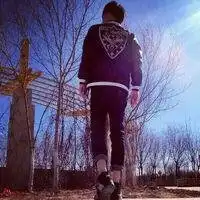 想找一张,男生转身离去略显落寞的伤感背影图片