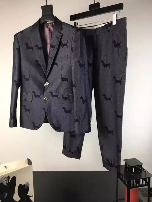 真正懂时尚的成熟男士从不追求流行汤姆布朗巴宝莉成功男士首选上身