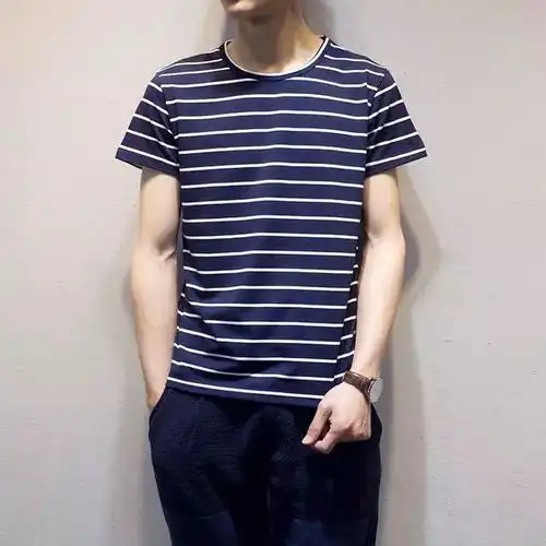 男生简单的条纹搞定日常穿搭