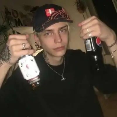 男生带字qq头像