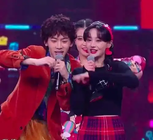 有种半永久叫郑爽颜值,撞衫陈立农,看起来比他更像男人