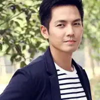 20岁男生帅气的头像照片