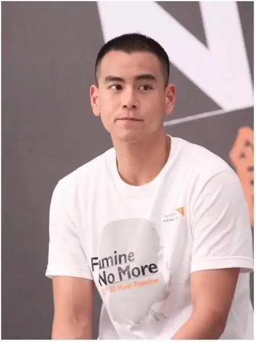娱乐圈男星留寸头,陈伟霆帅出天际,贾乃亮完全变了一个人