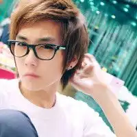 小帅哥qq男生头像活力青春小帅哥