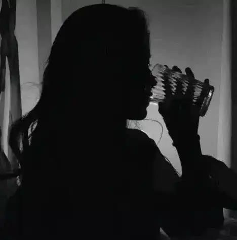 最近超流行暗黑风情侣头像,帅呆了酷毙了,换上甜爆朋友圈