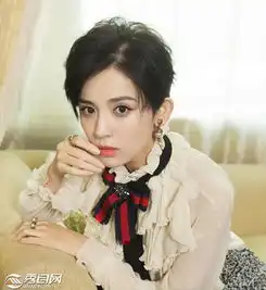 古力娜扎短发造型撞脸张翰一身白西装帅气十足