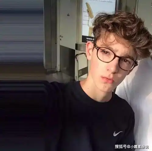 在生活中怎么才能不去埋怨自己天蝎座对着镜子,沮丧样子太难看