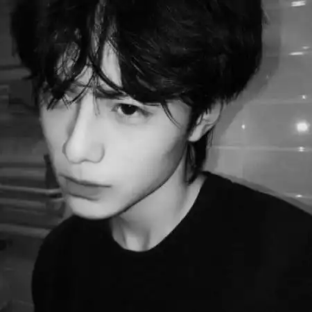 黑白冷酷男生头像,痞帅黑白冷酷男生头像真人