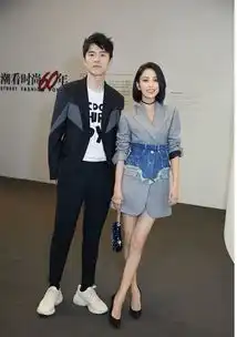 佟丽娅气质感太好了身穿格纹西装裙搭配牛仔腰封,小蛮腰超吸睛