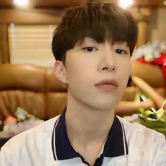 网曝知名男星和女星有恋情,女方大其近十岁,线索指向00后范丞丞