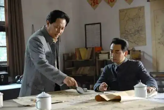 建军90年,何长工后人点赞李易峰,刘昊然张艺兴力证英雄曾少年