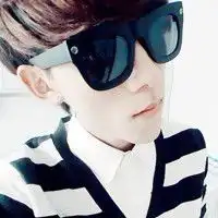 墨镜男生头像截上墨镜我才不会害怕