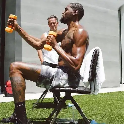 nba隐藏的肌肉猛男,林书豪肌肉如刀刻奥尼尔有6块腹肌