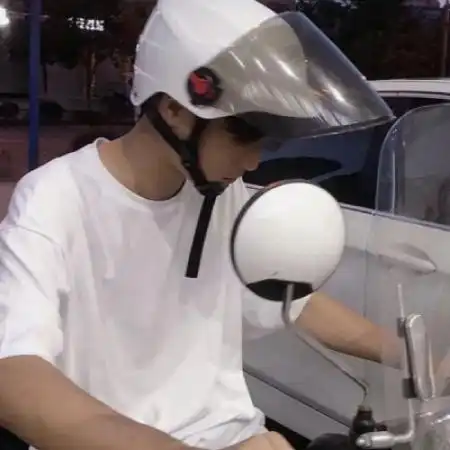 小清新文艺男头一缕阳光把梦想照亮