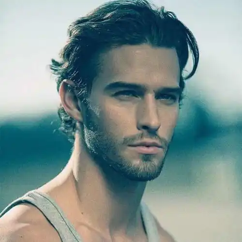 想知道这位男神是谁今天翻相册翻到了,死活想不起是谁了