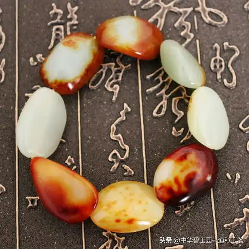 男士佩戴和田玉手串的多重益处提升气质增进健康与改善运势的综合解析