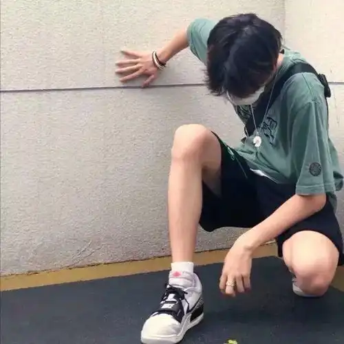 头像申请和你的手共用一个口袋