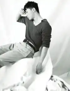 型男李晨黑白写真性感硬朗电力十足