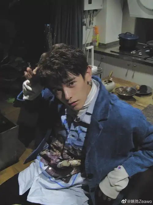 十八线花钱倒贴顶流宋茜又下场撕杨洋袁咏仪没戏拍姚弛转行了姨太问答